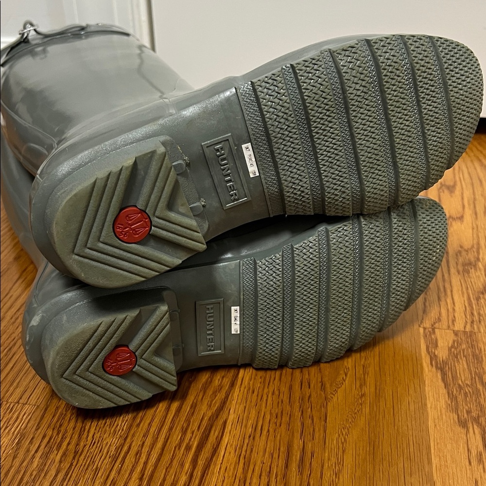 Hunter Tall Gray Gloss Rain Boots - Size 9 - Picture 6 of 6